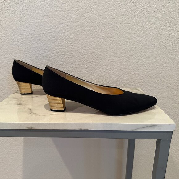 Coup d'etat Black Pumps with Gold Heel - Picture 2 of 5